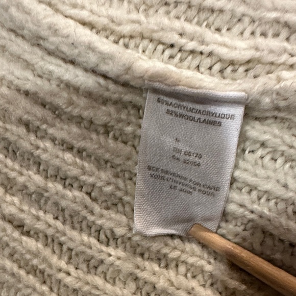 Free People Cozy Cream Hooded Sweater with inside clip 32% wool warm for winter - Picture 7 of 9